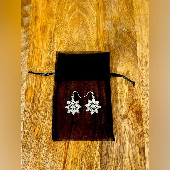 Snowflake Silver Earrings - Picture 4 of 5